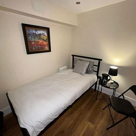 Cosy Single Room เอดินบะระ ภายนอก รูปภาพ