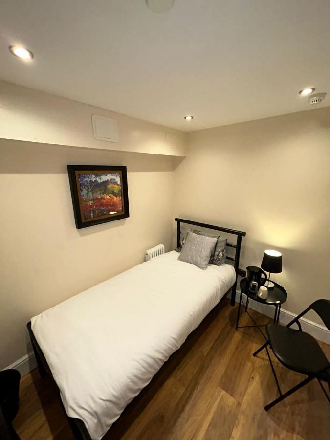 Cosy Single Room เอดินบะระ ภายนอก รูปภาพ