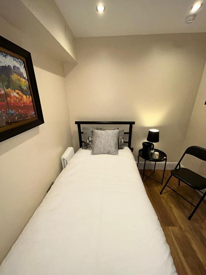 Cosy Single Room เอดินบะระ ภายนอก รูปภาพ