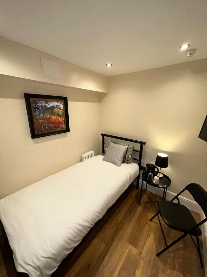 Cosy Single Room เอดินบะระ ภายนอก รูปภาพ